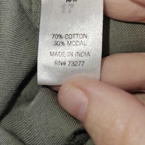 So Womans Green Long Sleeve Button Up Shirt Size XS - Picture 9 of 12